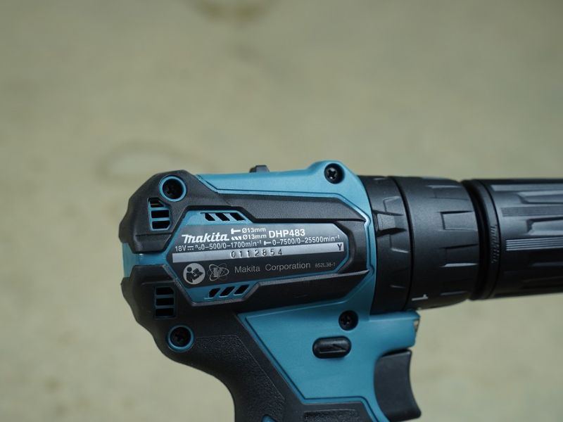 Máy khoan búa vặn vít dùng pin Makita DHP483RFE 18V